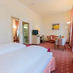 Parkhotel Bad Homburg فندق